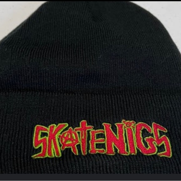 Meet your Posher, Hillary - Picture 2 of 2